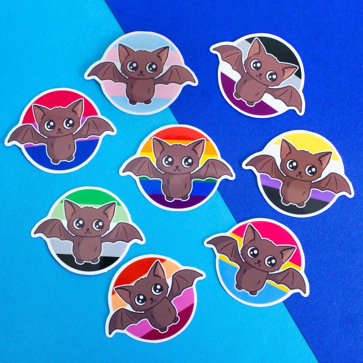 Fledermaus mit runder Pride-Flagge Sticker