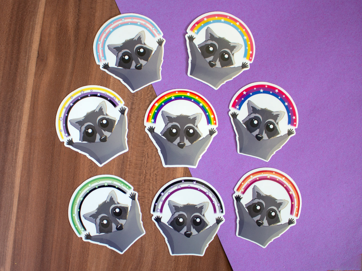 Pride-Waschbär mit Regenbogen Sticker