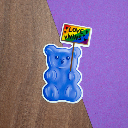 Gummibärchen mit "LOVE WINS" Schild Sticker