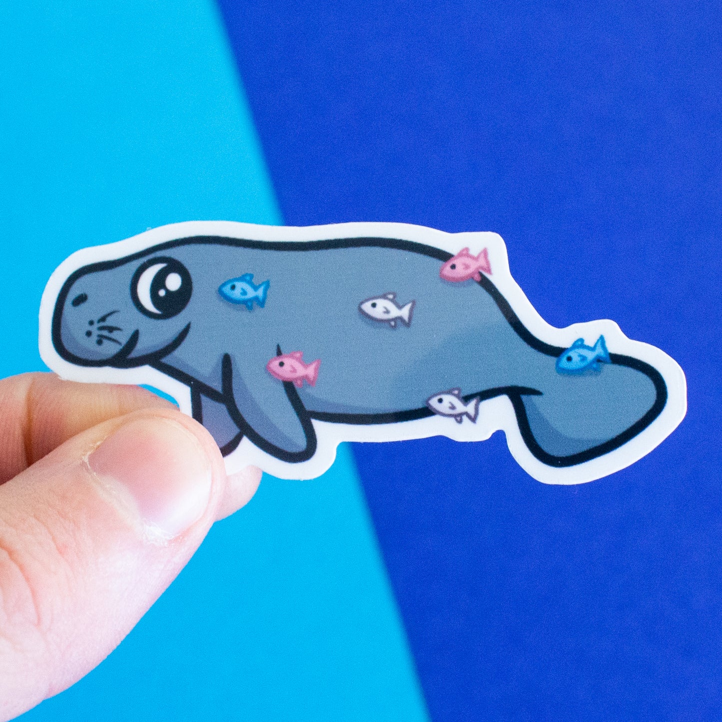 Seekuh mit Pride-Fischen Sticker