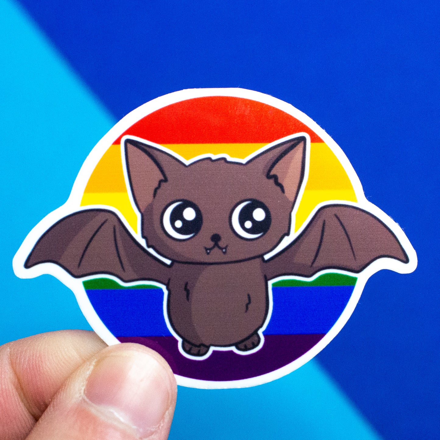 Fledermaus mit runder Pride-Flagge Sticker