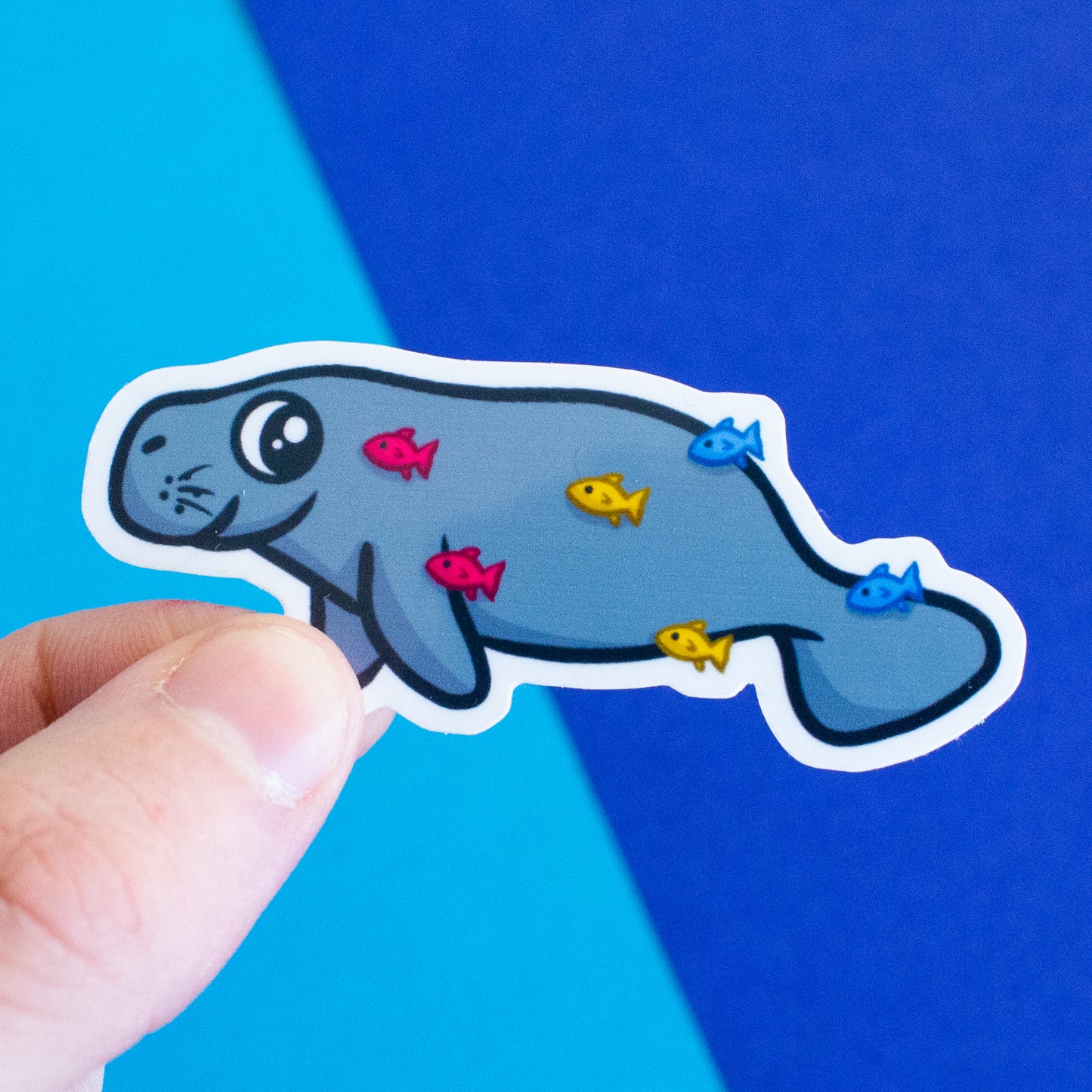 Seekuh mit Pride-Fischen Sticker